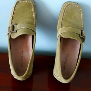 Green suede aerosols shoes